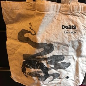 Tote bag for all your essentials on the go